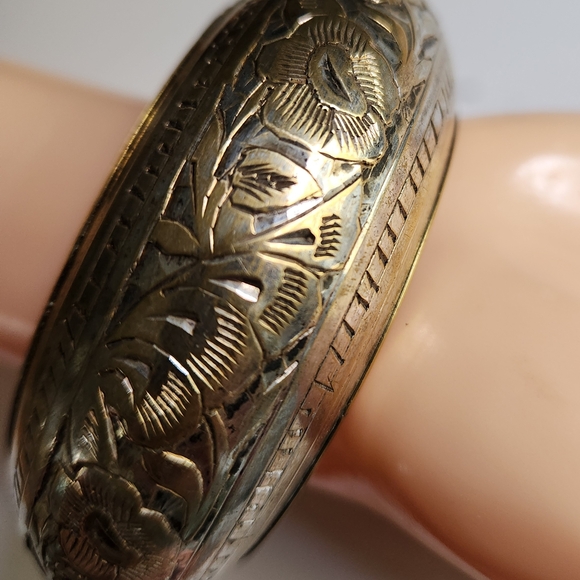 Elegant Gold Bangle Bracelet - Picture 10 of 13